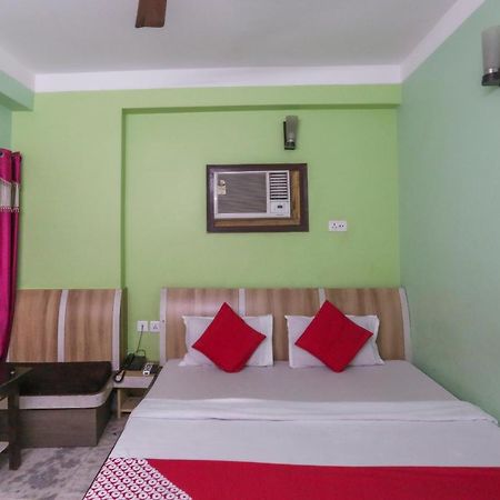 Oyo 60609 Hotel Tanushree Rampurhat Екстер'єр фото