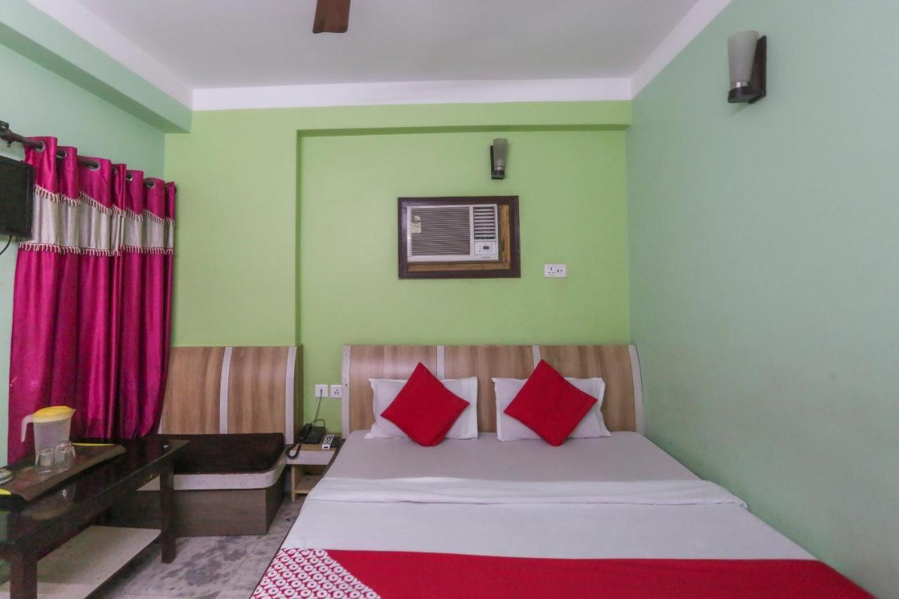 Oyo 60609 Hotel Tanushree Rampurhat Екстер'єр фото