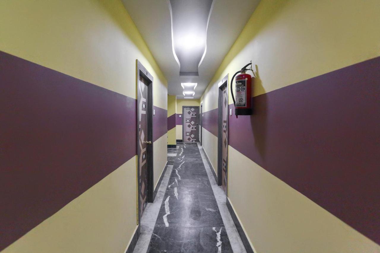 Oyo 60609 Hotel Tanushree Rampurhat Екстер'єр фото