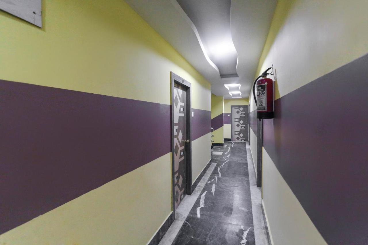 Oyo 60609 Hotel Tanushree Rampurhat Екстер'єр фото