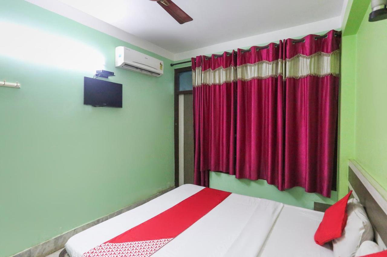 Oyo 60609 Hotel Tanushree Rampurhat Екстер'єр фото