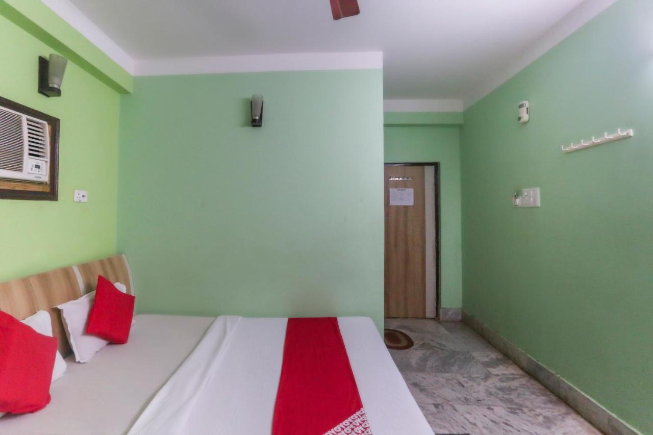 Oyo 60609 Hotel Tanushree Rampurhat Екстер'єр фото