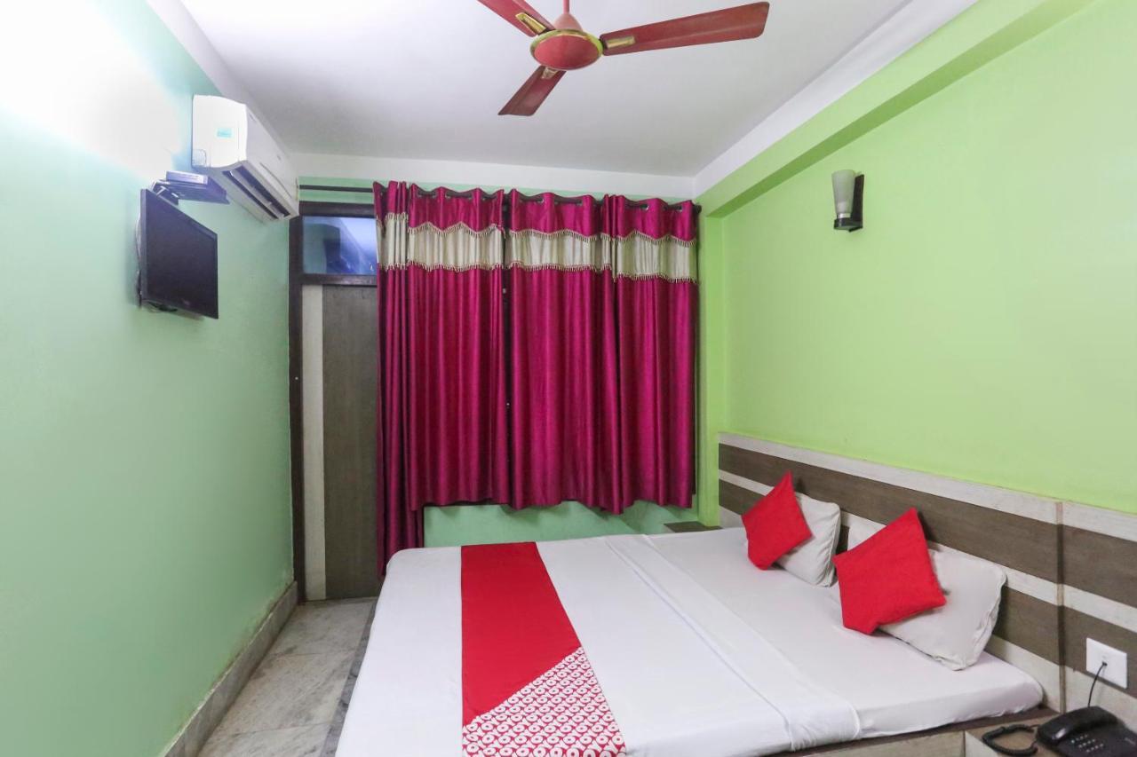 Oyo 60609 Hotel Tanushree Rampurhat Екстер'єр фото