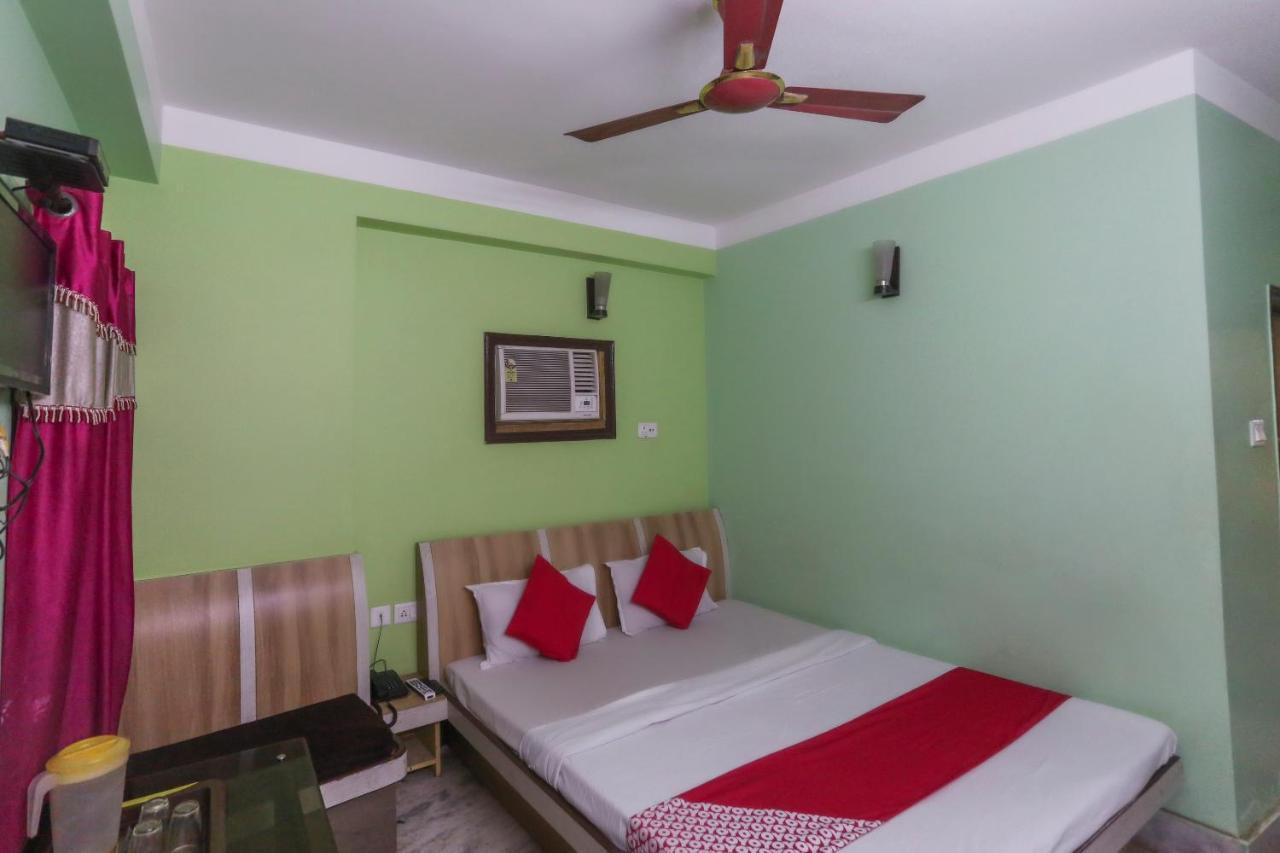 Oyo 60609 Hotel Tanushree Rampurhat Екстер'єр фото